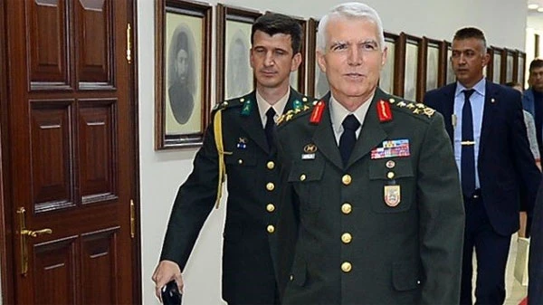 Komutanı yakalamak için drone kullanmışlar