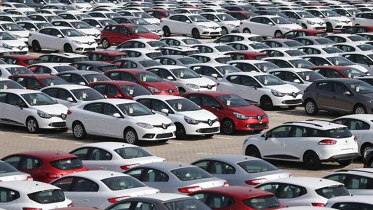 Renault araç fiyat listesi 2022: Dolar düştükten sonra arabalarda yeni fiyat listesi ne oldu?