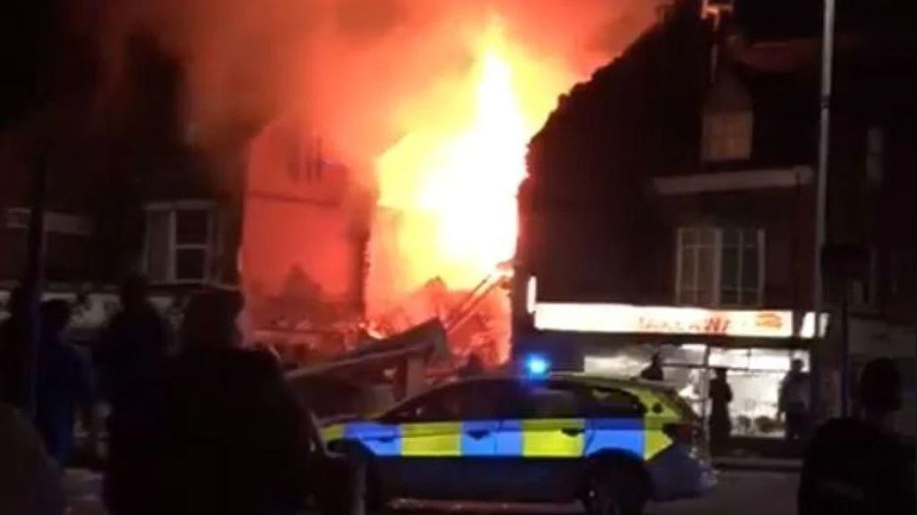 İngiltere'de bir binada patlama