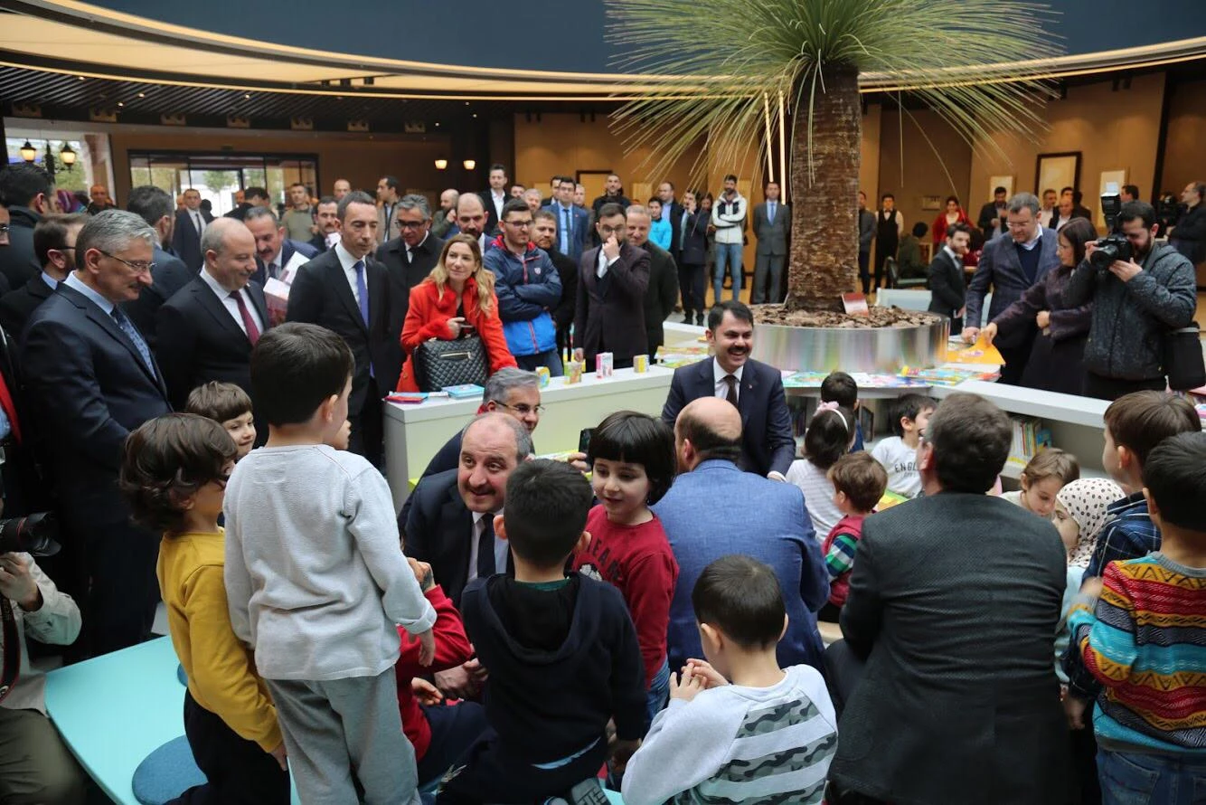 İstanbul'un en büyüğü! Başakşehir Millet Kıraathanesi açıldı