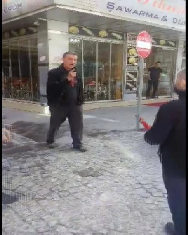 CHP'li Bozkurt'dan bir skandal daha! Esnafa saldıran şoförünü savundu