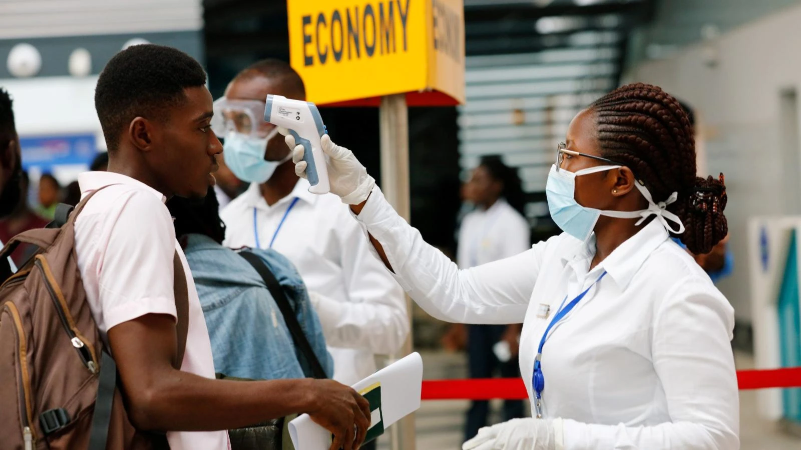 Omicron krizi derinleşiyor! Güney Afrika’da vakalar son 24 saatte ikiye katladı!