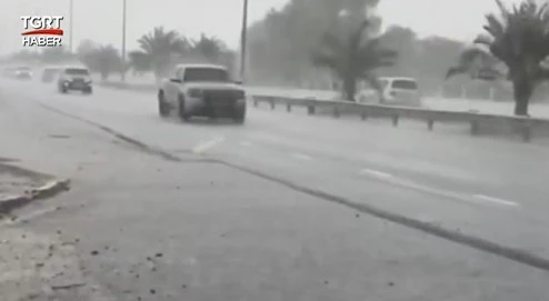 Drone ile yağmur yağdırdılar