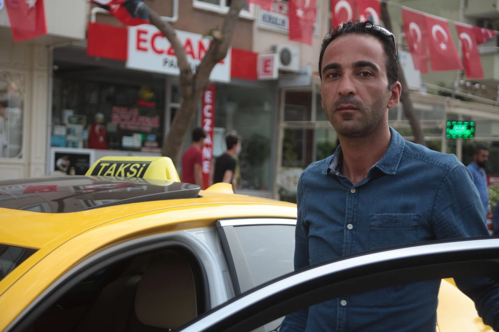 Lüks taksi aldığına pişman oldu