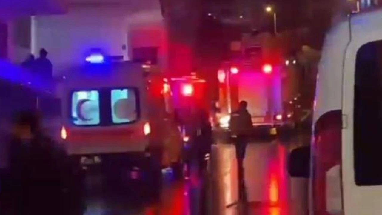 Meraklı komşular yangını izlerken zehirlendi