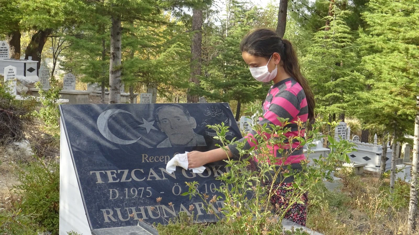 Önce oğlunu sonra eşini kaybetti! Ayşe teyzenin feryadı yürekleri dağladı