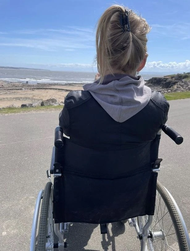 6 ay Covid'i atlatamadı tekerlekli sandalyeye bağımlı hale geldi