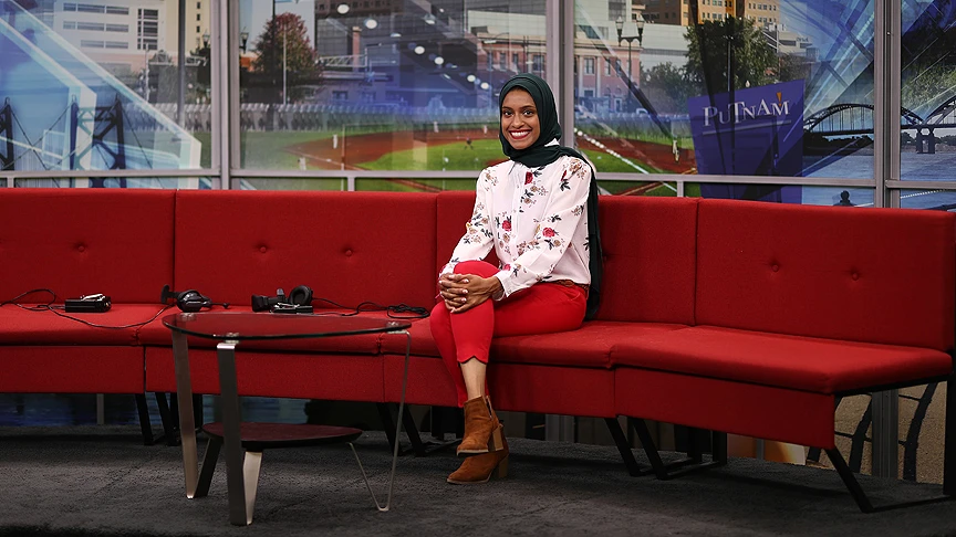 Hayalinden vazgeçmedi, ABD'nin ilk başörtülü haber spikeri oldu