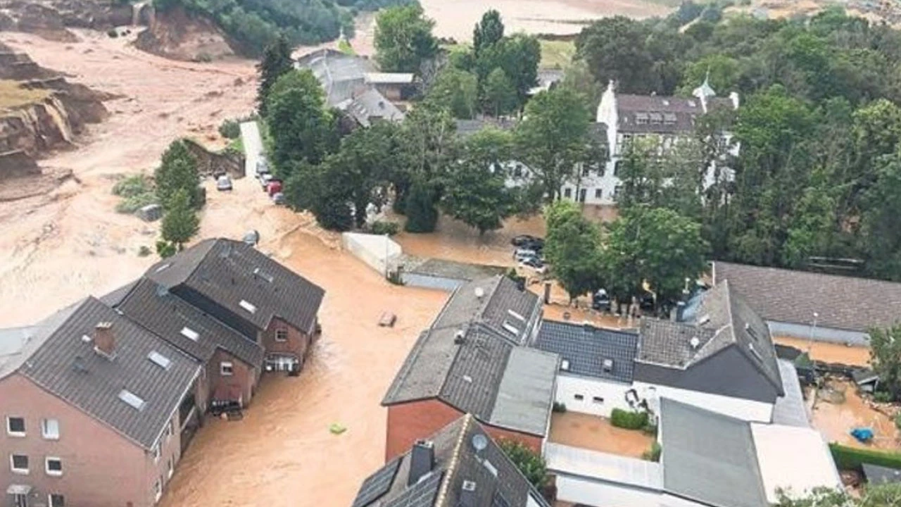 Dünyanın dengesi şaştı: Havadan karadan felaket yağıyor
