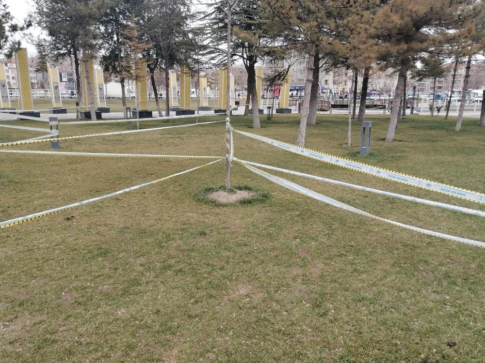 Aksaray'da park ve bahçeler kapatıldı