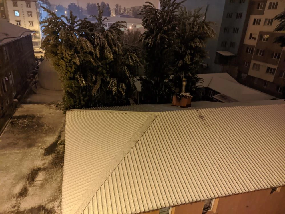 Ardahan’da mevsimin ilk karı yağdı