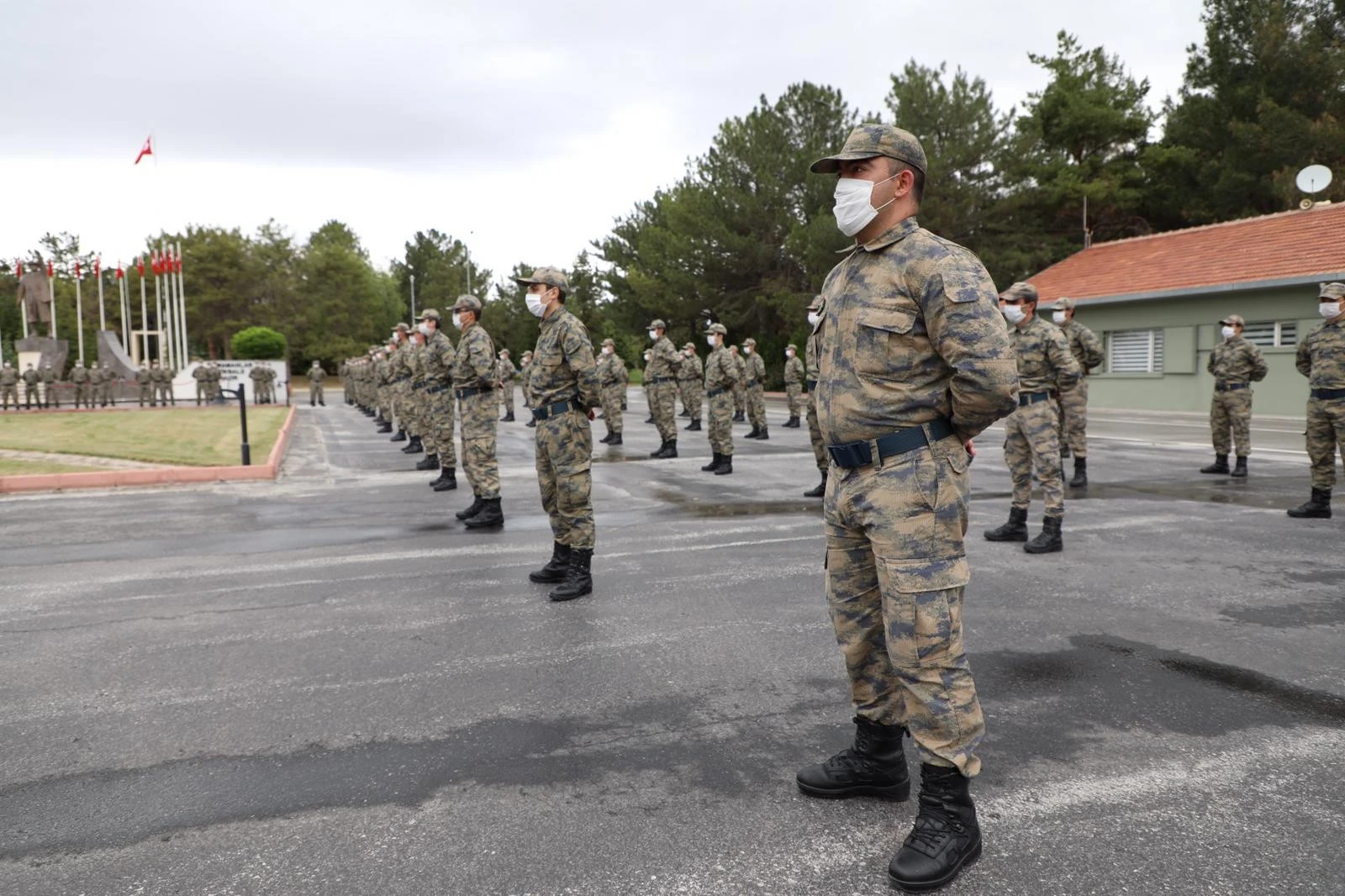 Kahramanların üssünde bayram sevinci
