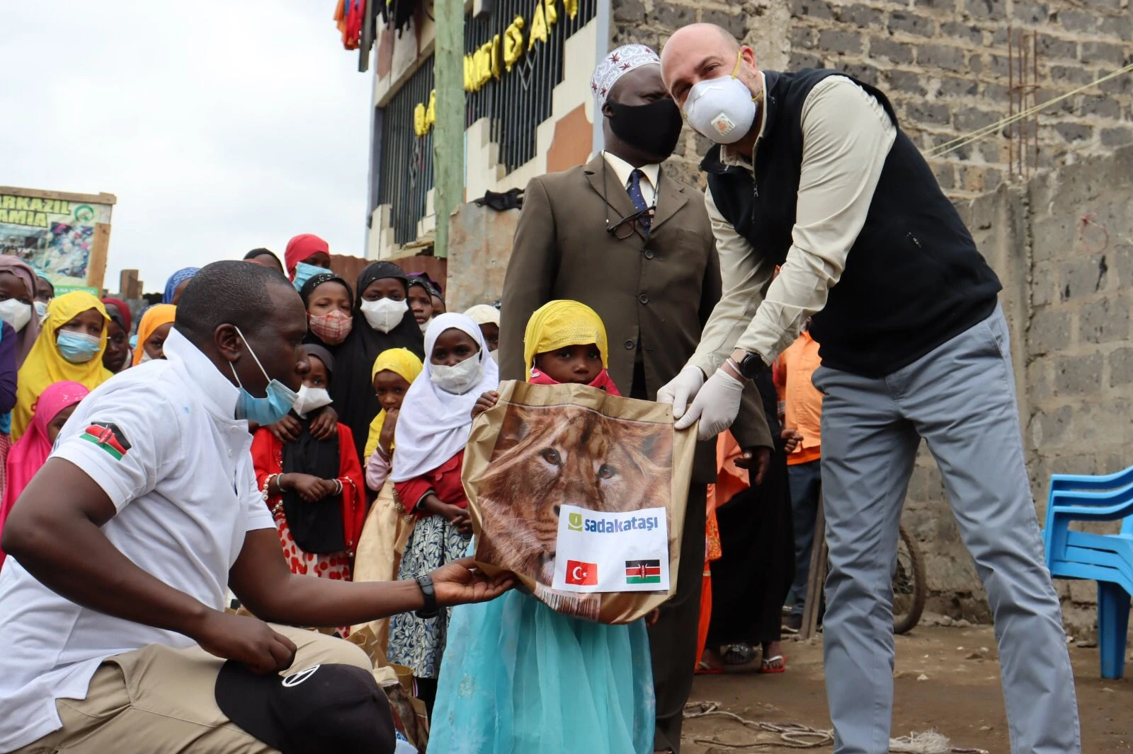 Sadakataşı’ndan 32 ülkede Kurban faaliyeti