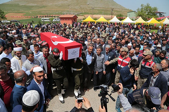 Şehitlerimiz son yolculuklarına uğurlandı