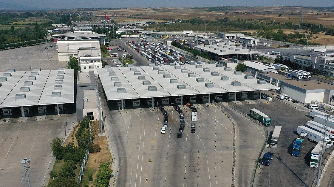 Gurbetçilere hüzün ve gözyaşı eşlik ediyor