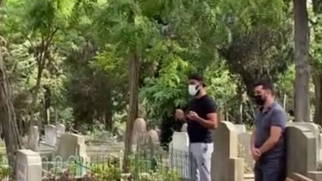 Alişan kardeşi Selçuk Tektaş’ın mezarından ayrılmıyor