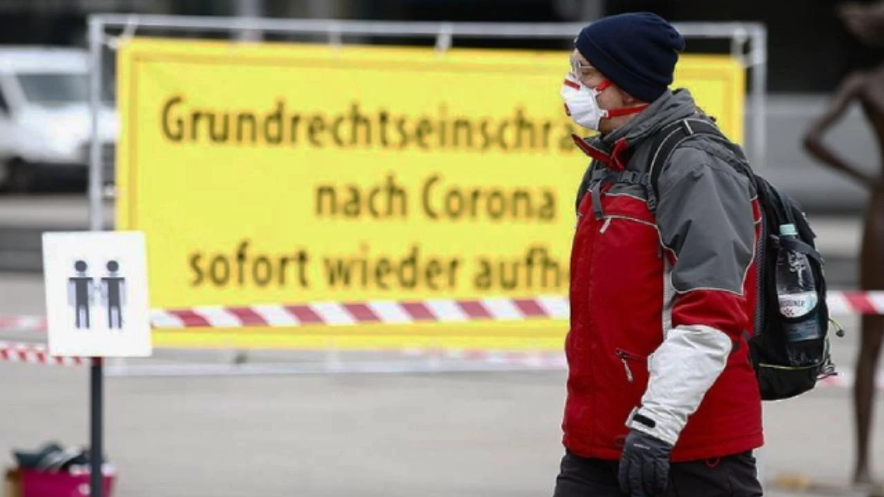 Almanya'da Covid-19 aşısı olmayanlara hayat pahalılaşacak