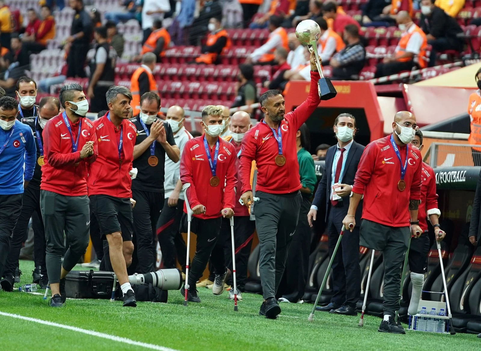 Galatasaray, evinde Göztepe'yi 2-1 mağlup etti