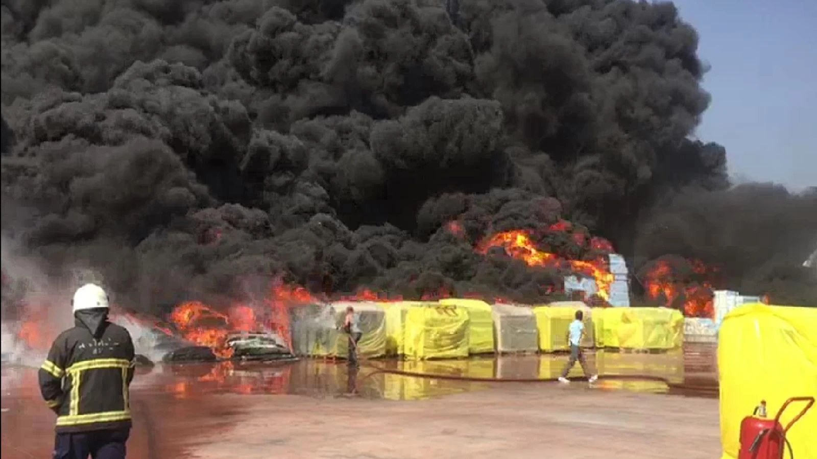 Antalya OSB'de büyük yangın