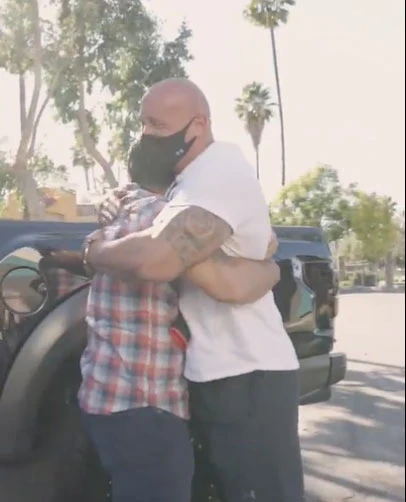 Dwayne Johnson hikayesinden etkilendi hayranına arabasını verdi