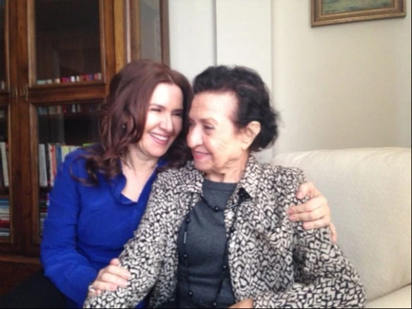 Demet akbağ ve sedef iybar anneleri benan yavuzkol'u kaybetti