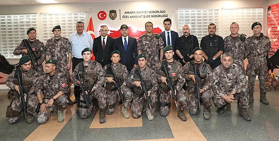 Çavuşoğlu'ndan Özel Harekat'a ziyaret