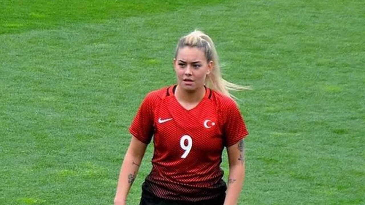 Aycan Yanaç Kimdir?