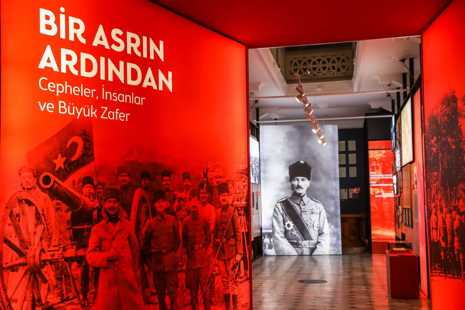 Türkiye İş Bankası Müzesi'nin yeni sergisi ‘Bir Asrın Ardından'