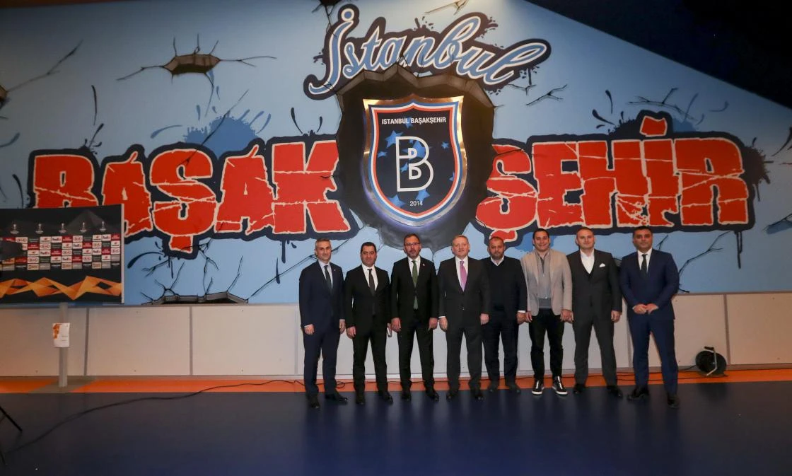 Bakan Kasapoğlu'ndan Medipol Başakşehir'e ziyaret