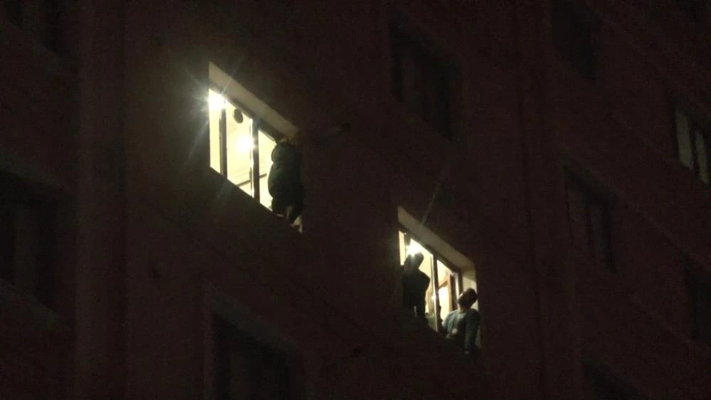 Bunalıma giren kadın beşinci kattan atladı
