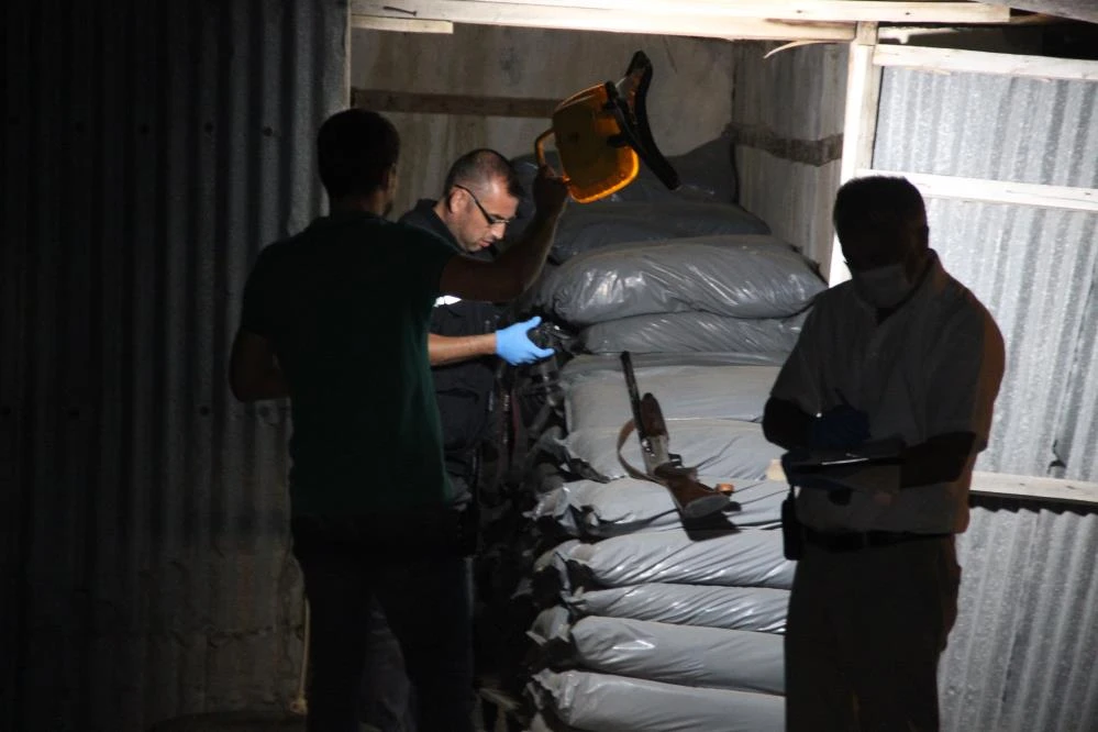 Öz oğlunu tüfekle vurdu