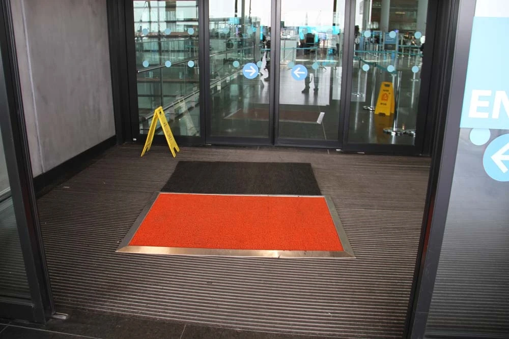 Yolcuların bagajları ultraviyole ışıkları ile temizlenecek