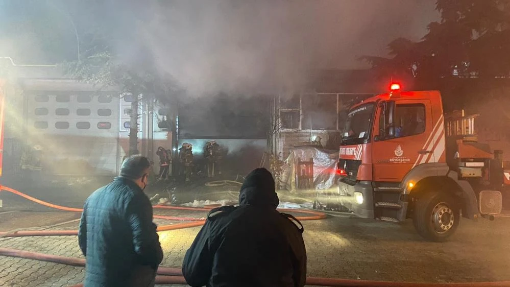 Başakşehir’de dokuma atölyesi alev alev yandı