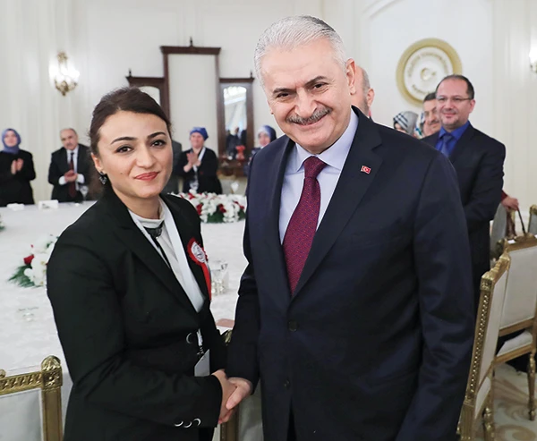 Başbakan Yıldırım: 17 öğrenciye 1 öğretmen