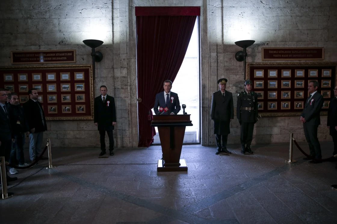 Bakan Selçuk ve öğretmenler Anıtkabir'i ziyaret etti