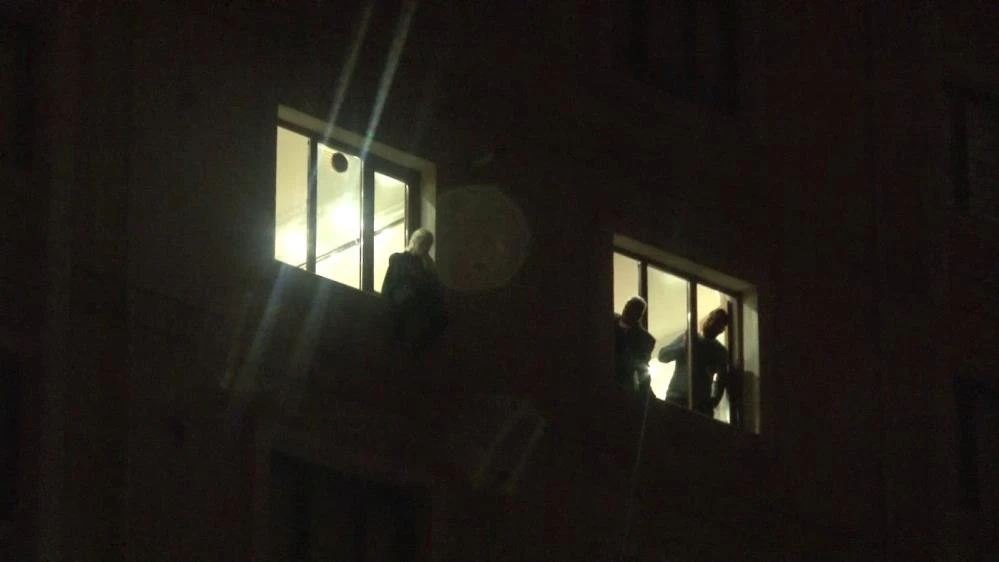 Bunalıma giren kadın beşinci kattan atladı