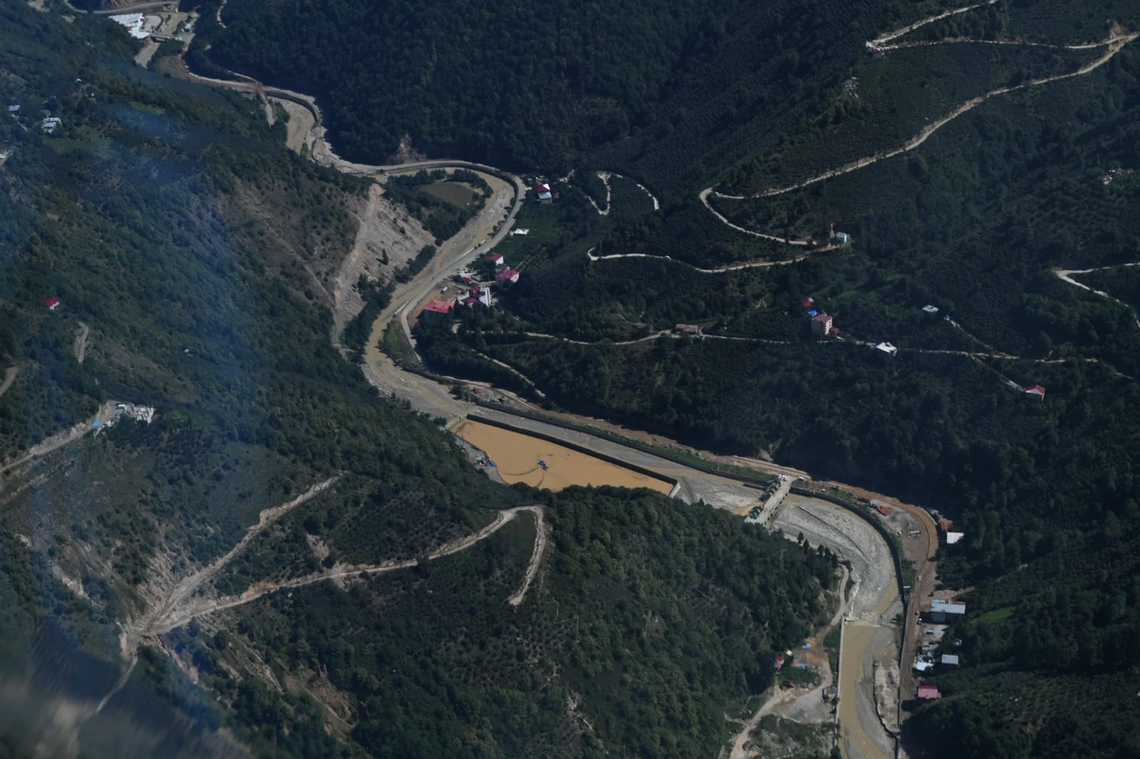 Ulaştırma Bakanı selden etkilenen bölgeleri havadan inceledi