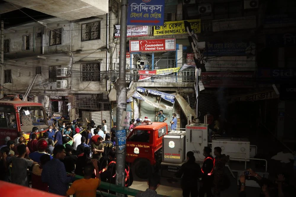 Bangladeş'te şiddetli patlama! Ölü ve yaralılar var