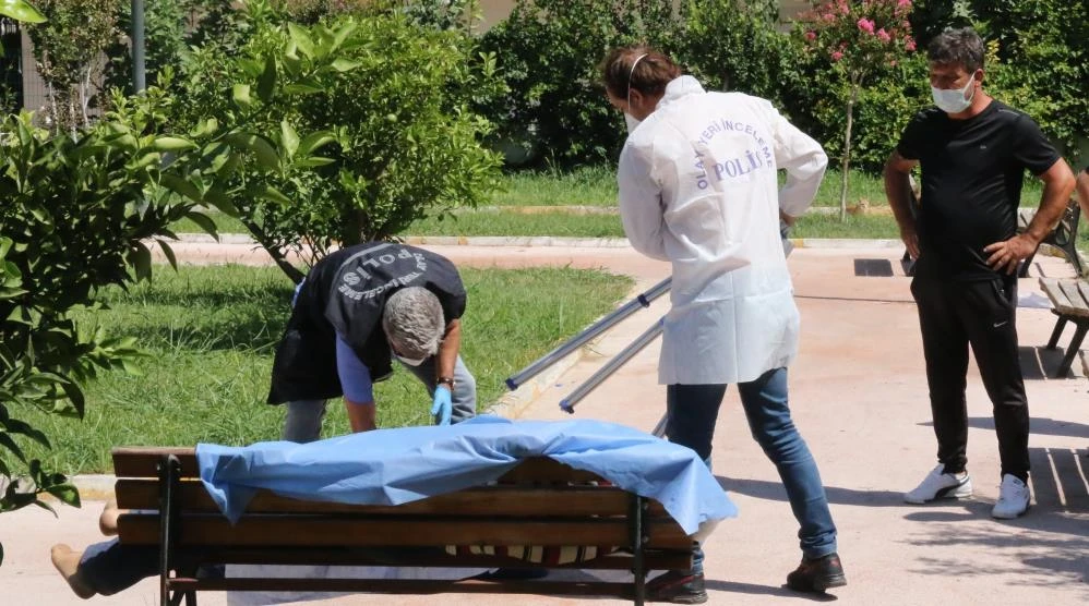 Babaya son bakış: Uyuduğu bankta hayatını kaybetti