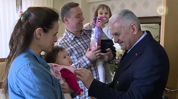 Başbakan Yıldırım'dan CHP'li aileyi ziyaret