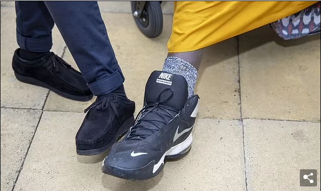 Dünyanın en uzun ikinci adamı hastalıklarla mücadele ediyor