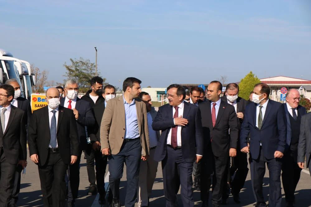 Selçuk Bayraktar: Tüm gayretlerimiz gençlerimizin geleceği için