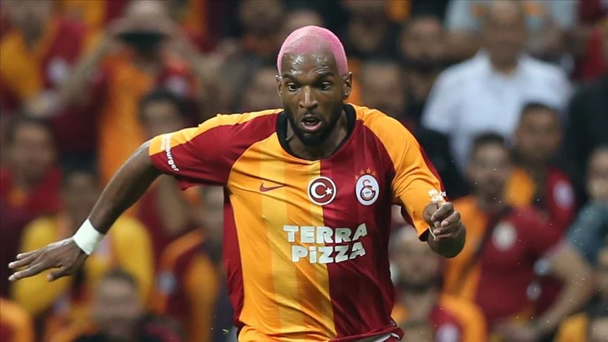 Galatasaray’da gidecek oyuncular netleşiyor!