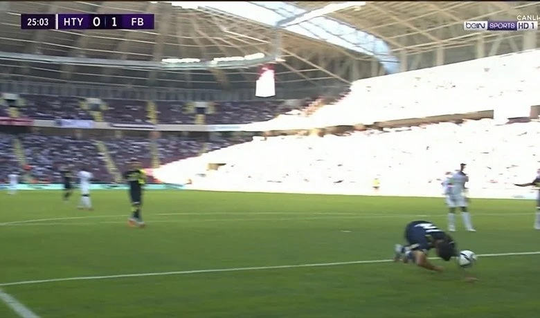 Hatayspor-Fenerbahçe maçında tartışılan karar! Penaltı...