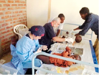 Gönüllü sağlık ordumuz Afrika'nın acısını sırtladı