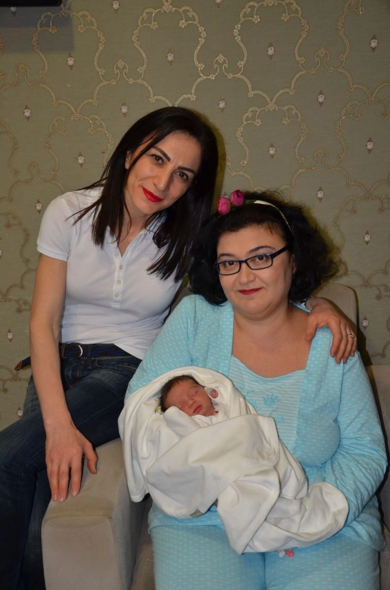 46 yaşında anne oldu