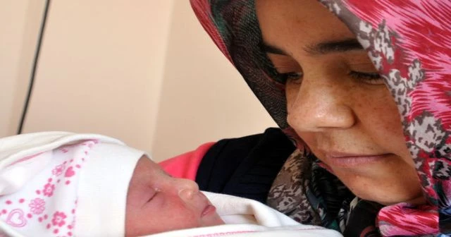 Türkiye'nin konuştuğu o bebek dünyaya geldi