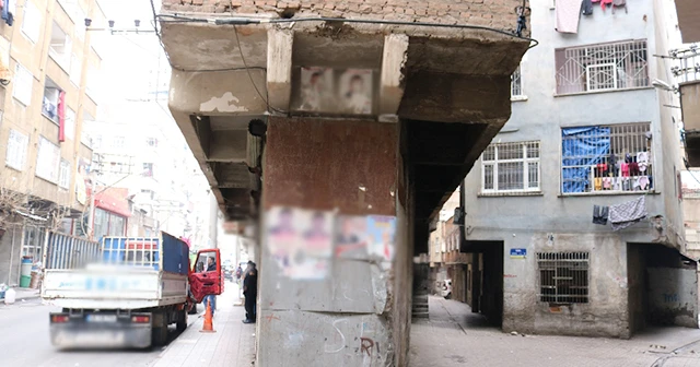 Görenleri hayretler içinde bırakıyor: Diyarbakır’da bir garip bina