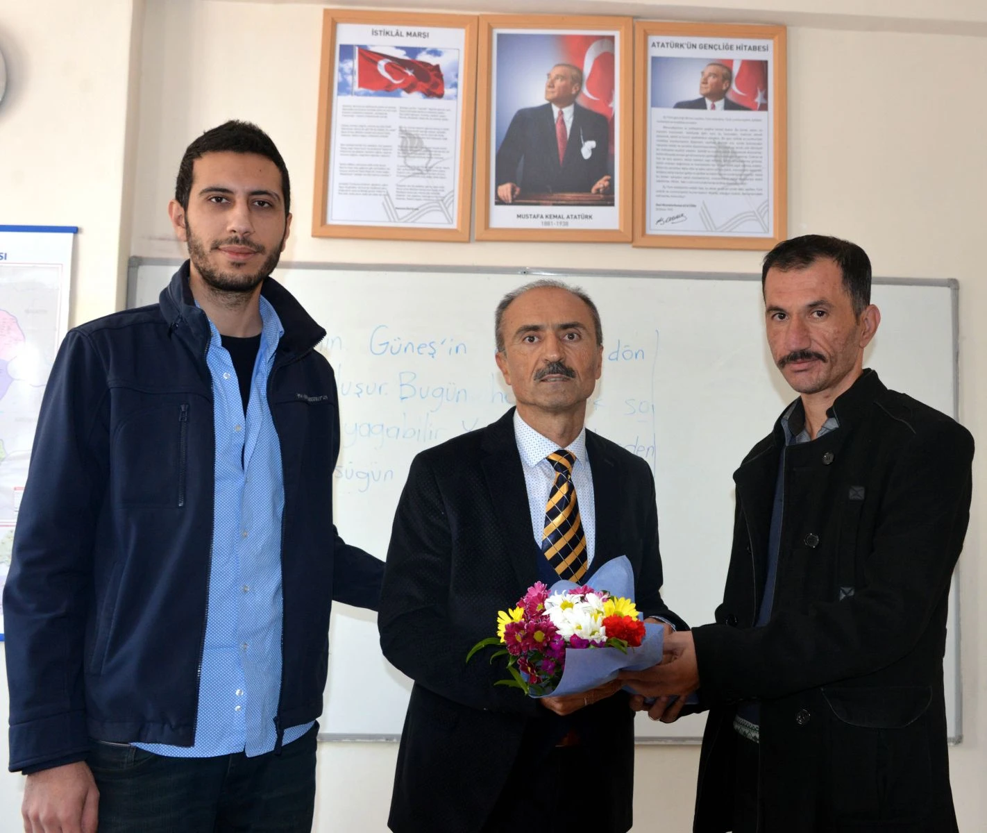 40 yılık öğretmen böbreğini çocuğuna, kalbini öğrencilere bağışladı