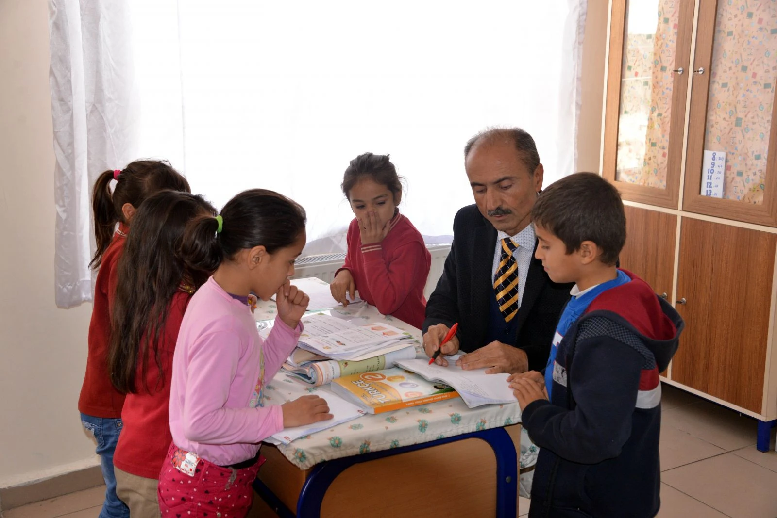 40 yılık öğretmen böbreğini çocuğuna, kalbini öğrencilere bağışladı